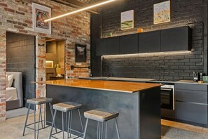 Dining - The Midnight Hideaway (North Beach)