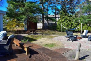 Outdoor dining - Charming, pristine 2-bedroom beach cottage in Dennis Port! (Dennisport)