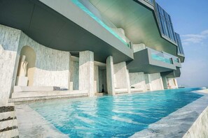 Pool - Luxury 2BR Sea View Apartment with Private Lift and Free Parking (Muang Pattaya)