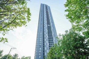 Exterior - Luxury 2BR Sea View Apartment with Private Lift and Free Parking (Pattaya)