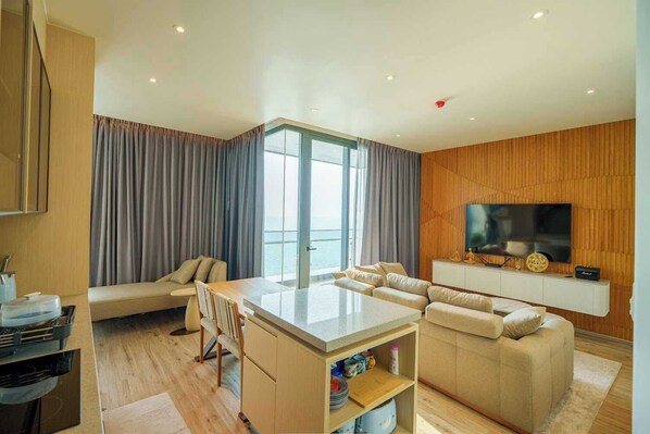 Living area - Luxury 2BR Sea View Apartment with Private Lift and Free Parking (Pattaya)
