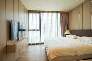Suite - Luxury 2BR Sea View Apartment with Private Lift and Free Parking (Pattaya)