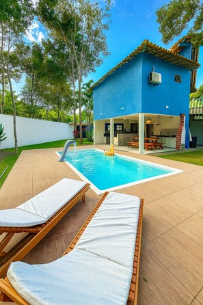 Pool - Arraial d'Ajuda House with private pool near the center (Arraial d'Ajuda)