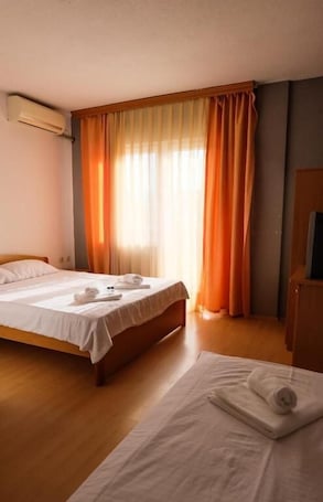 Free WiFi, wheelchair access. Ariston Hotel