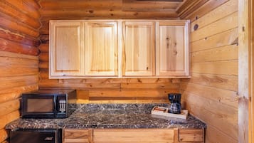 Deluxe Cabin | Interior