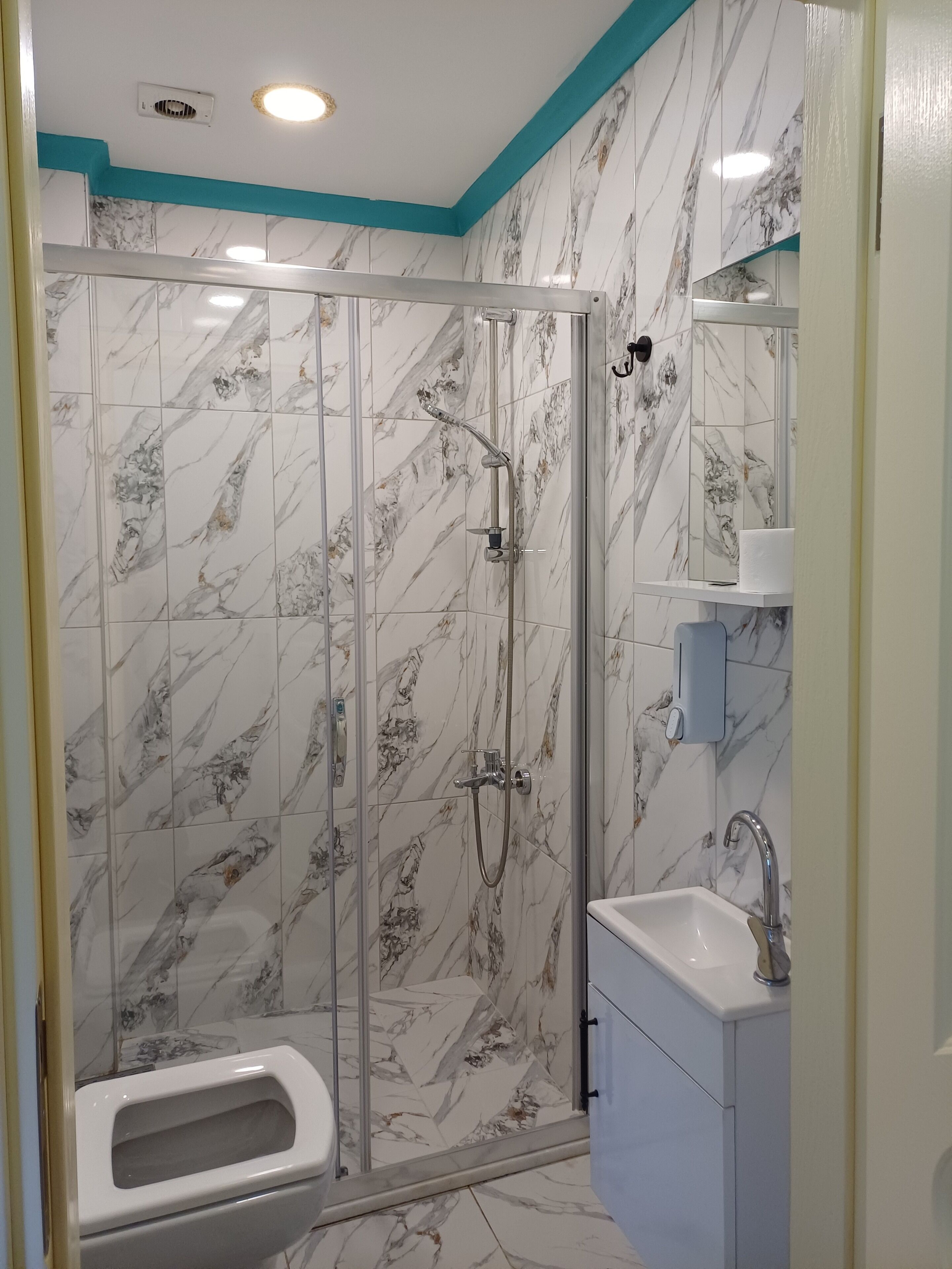 Classic Suite, Balcony, River View | Bathroom