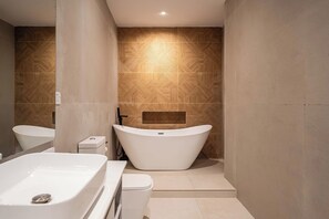 Bathroom - ELIZ APARTMENT (Osogbo)