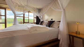 Dobbeltværelse med dobbeltseng eller 2 enkeltsenge - udsigt til have