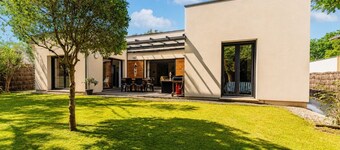 Villa 'Le Rêve' in Mimizan Plage with Terrace, Garden and Air Conditioning