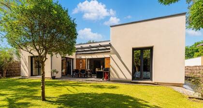 Villa 'Le Rêve' in Mimizan Plage with Terrace, Garden and Air Conditioning