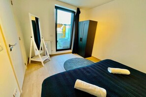 2 bedrooms, desk, iron/ironing board, Internet - Sparkling City Suite Near Diamonds (Antwerpen)