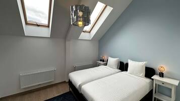 1 bedroom, desk, iron/ironing board, internet