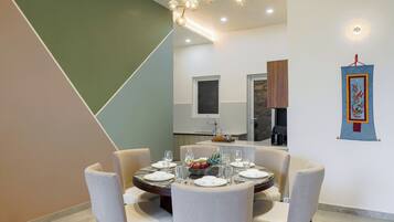 Villa Deluxe, vista a la montaña | Restaurantes
