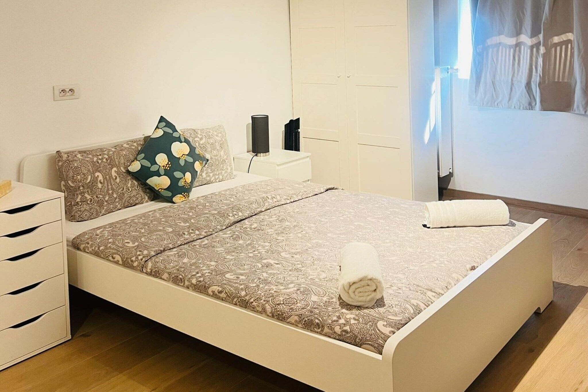 1 bedroom, desk, iron/ironing board, internet