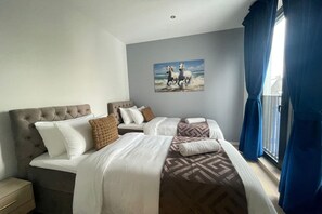 2 bedrooms, desk, iron/ironing board, Internet - Lange Leemstraat Gem near Station (Antwerpen)