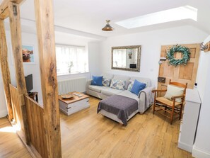 Living area - Hallidays Cottages - The Cottage (Oakham)