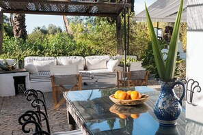 Outdoor dining - Altanure Quinta Sol d'Água - Ecological Holiday Villa (Tavira)