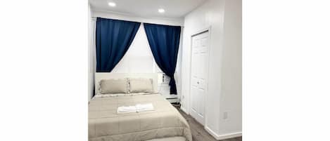 3 bedrooms, iron/ironing board, WiFi, bed sheets