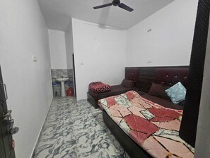 Deluxe Room | Interior - The Kailasham Hotel (Kedarnath)