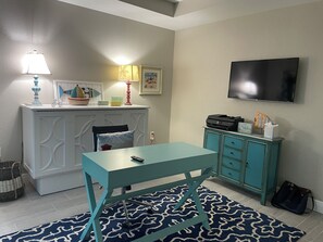 Interior - Fabulous 3-bedroom house w/pool in Rotonda West May-Dec. Monthly/2 week rentals. (Rotonda West)