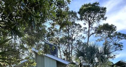Breezy Bay Cabin – A Cozy Bayfront Retreat for Couples & Small Families