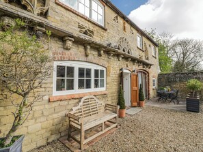 Outdoor dining - Hallidays Cottages - The Folly (Oakham)