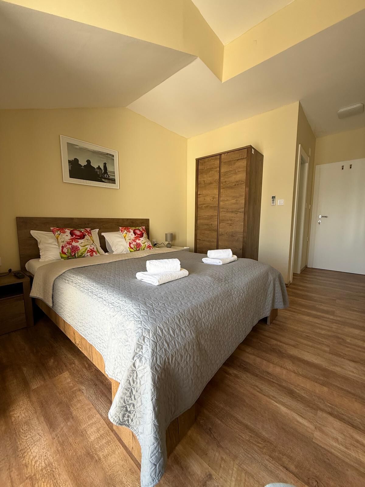 Quarto casal ou duplo standard, sacada, vista para o oceano