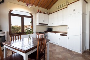 Dining - Montepulciano center double room with private bathroom and shared kitchen. (Montepulciano)