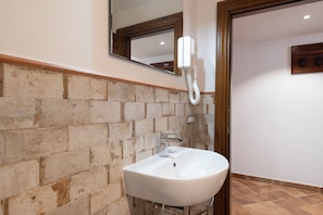 Bathroom - Vrbo Property (Montepulciano)
