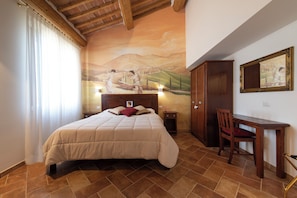 Room - Vrbo Property (Montepulciano)
