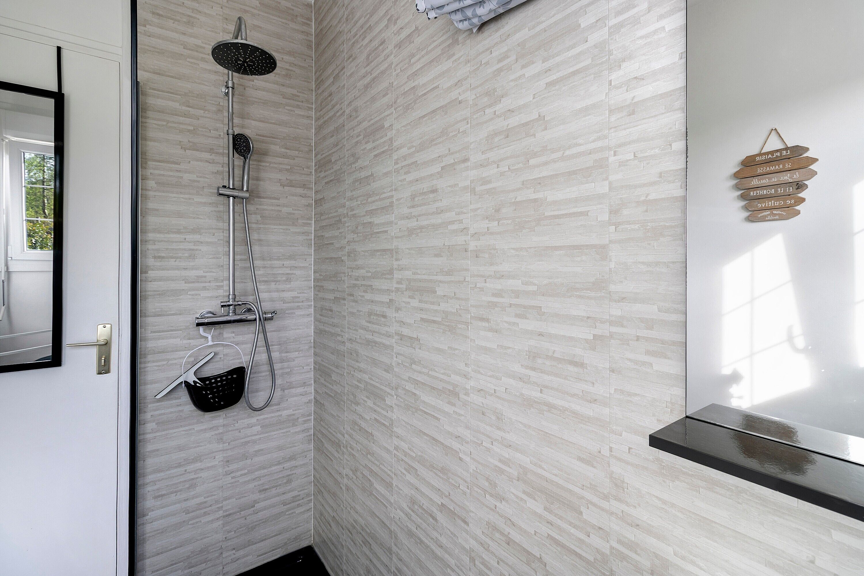 Een douche, een haardroger