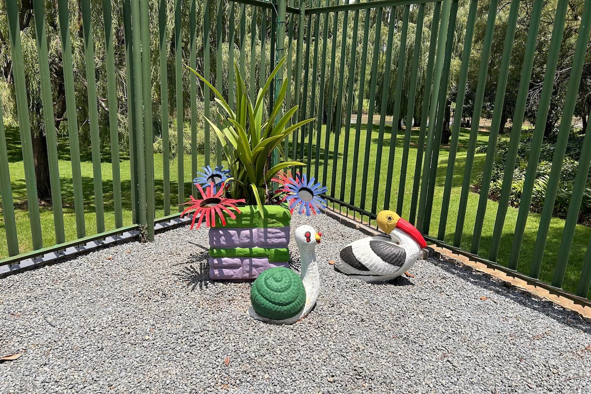 Phòng 4 tiện nghi đơn giản, 2 giường đôi | Quang cảnh từ phòng