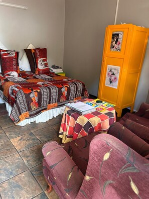 Caja de seguridad en la habitación y decoración personalizada 