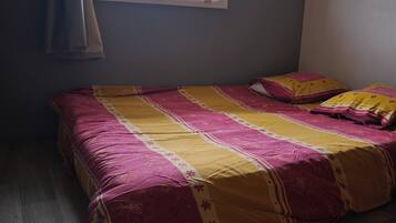 3 chambres, fer et planche Ă repasser, accĂšs Internet, draps fournis