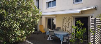 Pleasant, spacious house between land and sea.