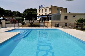 Piscina externa sazonal