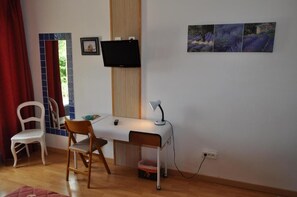 ห้องทริปเปิล | ภายใน