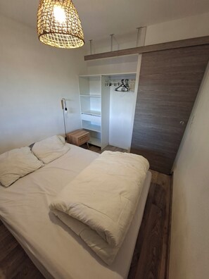 Room - BETWEEN LAKE AND MOUNTAIN (Les Angles)