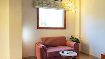 Deluxe-villa - bakkeudsigt | Opholdsområde