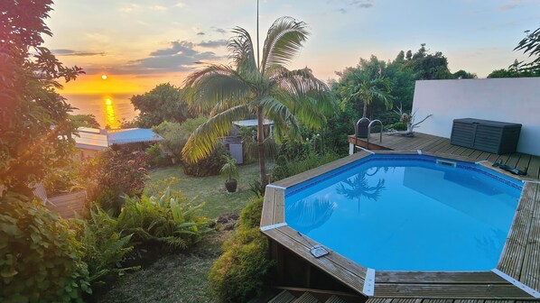 Pool - Between sea and mountains in a lush tropical garden with heated pool (PITON SAINT LEU)