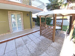 Terrace/patio - Modern Flat With Garden and Gazebo (Lignano Sabbiadoro)