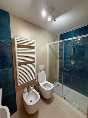 Apartment | Bathroom