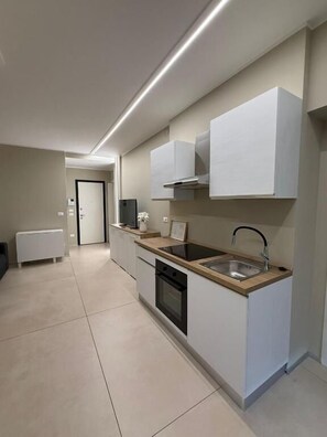 Apartment | Private kitchen - Maggiore Panoramic Tower (Castel Maggiore)