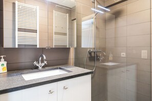 Shower - 2 bedroom accommodation in Oostduinkerke (Oostduinkerke)