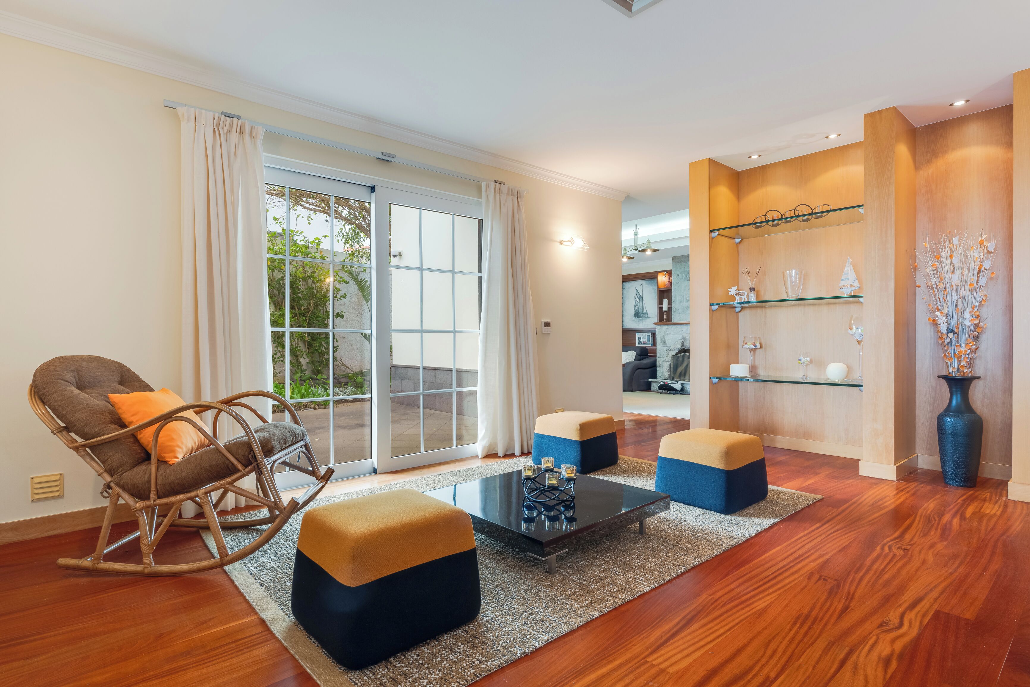 Villa familiare, vista giardino | Interni
