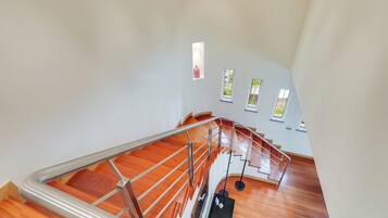 Villa familiare, vista giardino | Interni