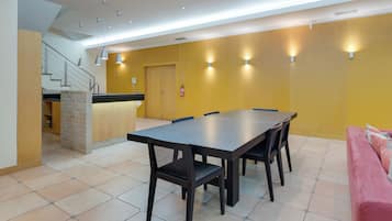 Family Villa, Garden View | Dining