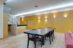 Familie villa, uitzicht op tuin | Dineren