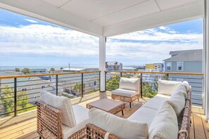 Property grounds - Ocean View 5BR - Steps To Beach w/Parking/Elevator (Carolina Beach)