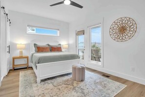 10 bedrooms, iron/ironing board, travel cot, WiFi - Two SeaView Lux Suites | 10BR w/Elevator-Sleeps 32 (Carolina Beach)